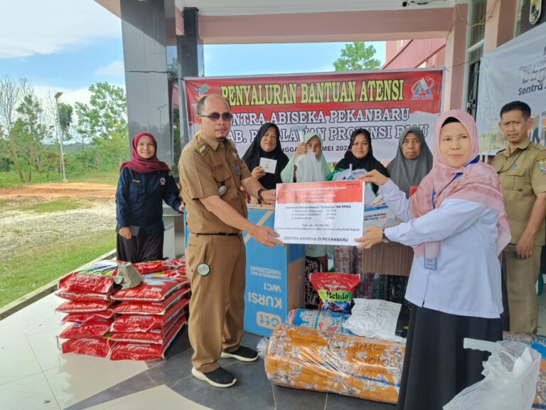 Bantuan Alat Kesehatan dan Asistensi ATENSI Disalurkan ke PPKS di Kabupaten Pelalawan