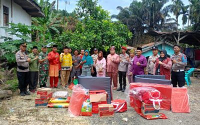 Baznas Pelalawan Menyalurkan Bantuan ke Korban Kebakaran di Desa Muda Setia