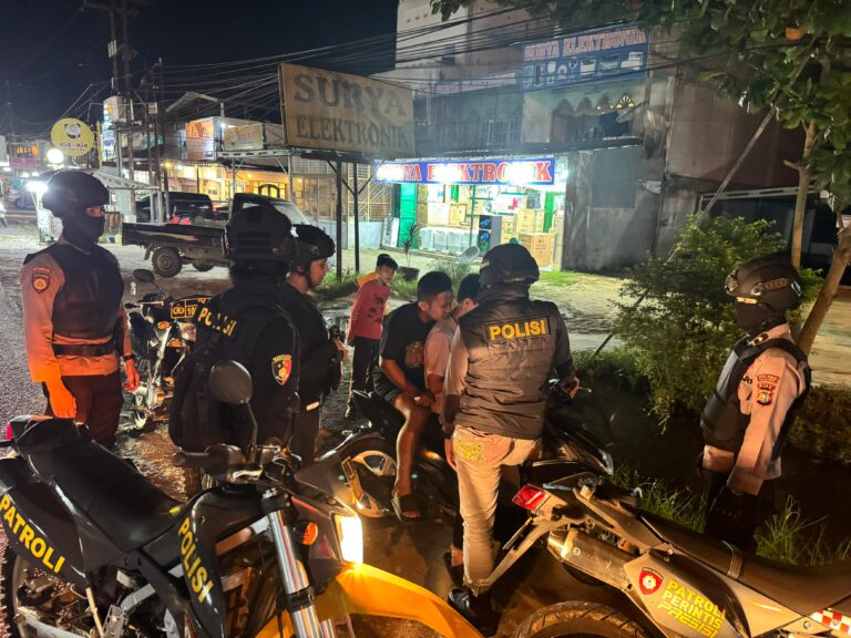 Patroli Polres Pelalawan Jaga Keamanan dan Ketertiban di Pangkalan Kerinci