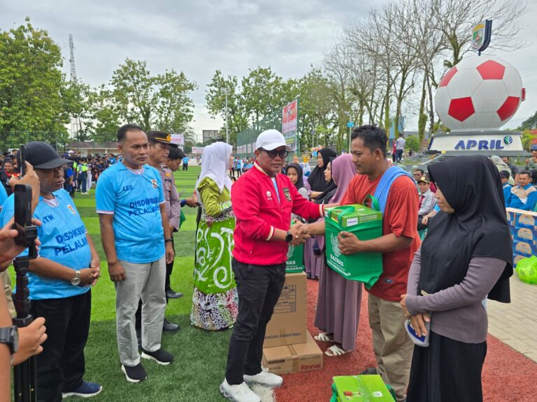 Pembukaan Resmi Turnamen Mini Soccer dan Bola Voli Mini Tingkat SD se-Kabupaten Pelalawan oleh Bupati H. Zukri