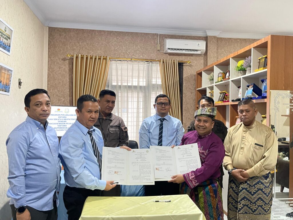 Perumda Tuah Sekata Kabupaten Pelalawan Jalin Kerja Sama Legal dengan Kejaksaan Negeri Pelalawan