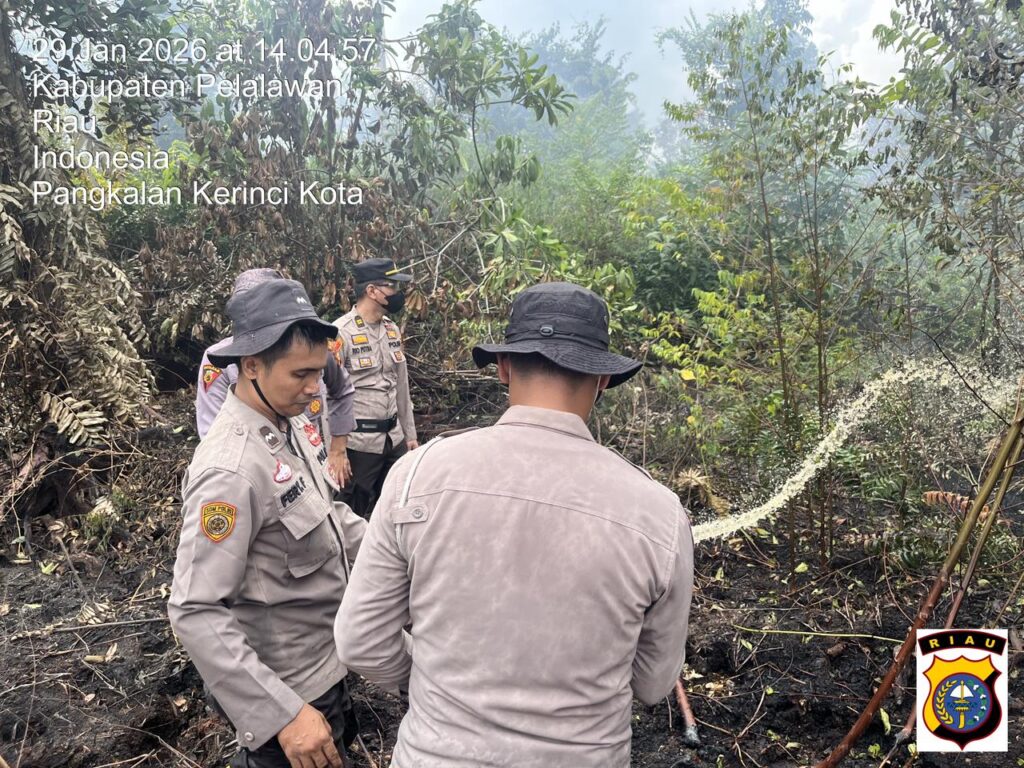 Kapolres Pelalawan Pimpin Operasi Pemadaman Karhutla di Pangkalan Kerinci
