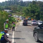 Truk Mundur di Tanjakan Tabrak Minibus di Simalungun, 3 Warga Riau Tewas