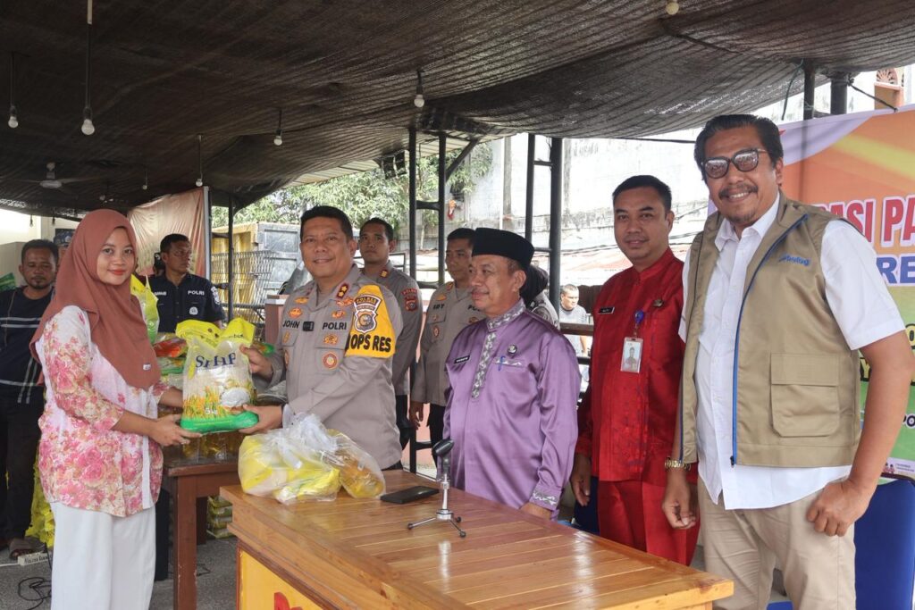 Polres Pelalawan Adakan Pasar Pangan Murah untuk Kendalikan Harga Bahan Pokok