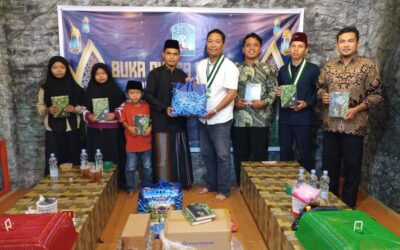 PW KAMMI Riau Berbagi Al-Qur’an dan Sembako di TPQ Malika, Tutup dengan Buka Puasa Bersama Kader Rohul