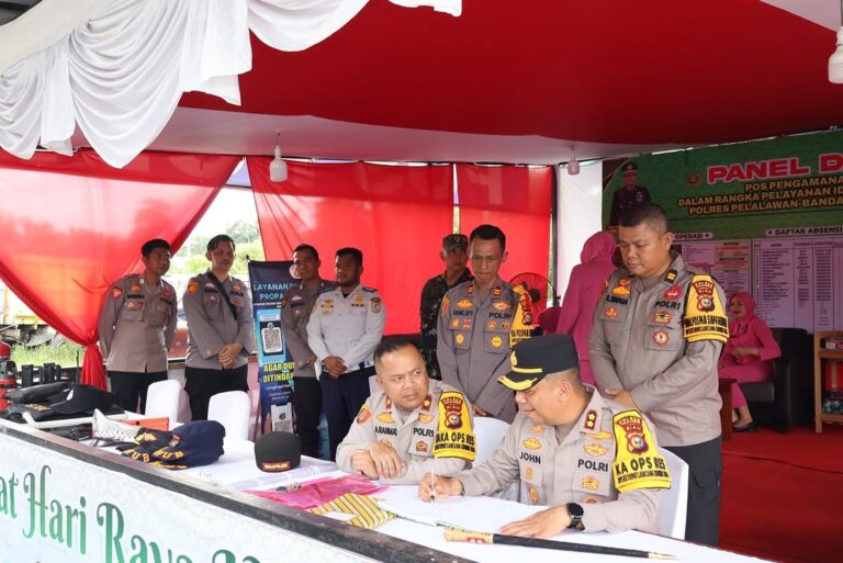 Kapolres dan Wakapolres Pelalawan Tinjau Kesiapan Pos Pengamanan Idulfitri 1447 H