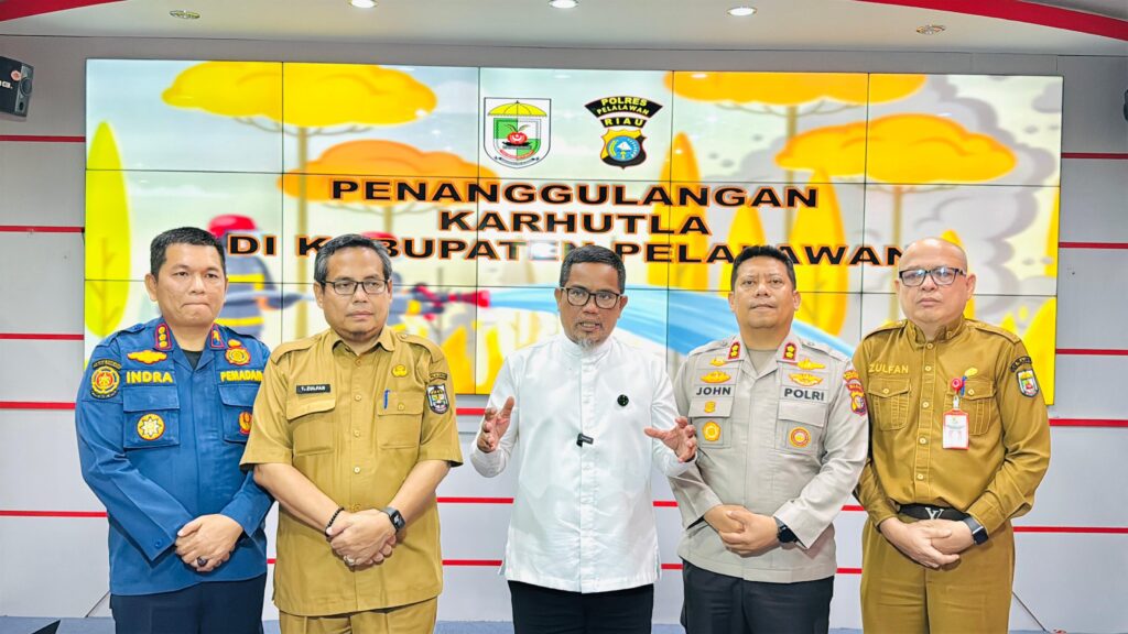 Karhutla Terkendali, Bupati Zukri Apresiasi Kekompakan Tim Gabungan Pemadaman di Pelalawan
