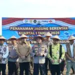 Dukung Program Pangan Nasional, Kapolda Riau Pimpin Penanaman Jagung di Pelalawan