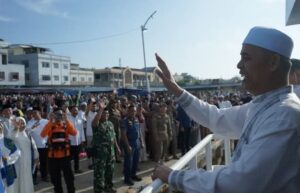 Pj Bupati Herman Lepas 307 Jemaah Calon Haji Kloter 7 di Masjid Agung Al-Huda