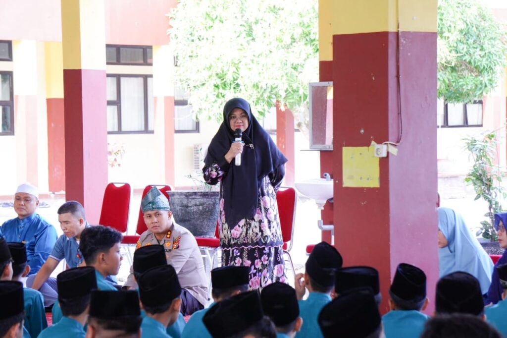 Bupati Afni Hadiri Doa Bersama di SMP Islamic Center Siak untuk Pemulihan