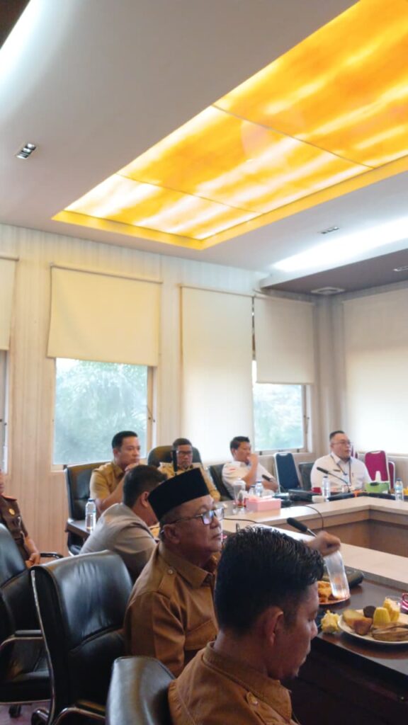 Perkuat Integritas dan Stabilitas Daerah, Bupati Zukri Ikuti Launching Buku Pendidikan Antikorupsi serta Rakor Inflasi