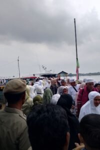 Suasana Haru Sambut Kedatangan Jemaah Haji Kloter 7 di Pelabuhan Lasdap Tembilahan