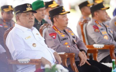 Kapolri dan Plt Gubernur Riau Tinjau Pabrik Pupuk Batu Bara di Kampar, Salurkan 80 Ton Bantuan ke Petani