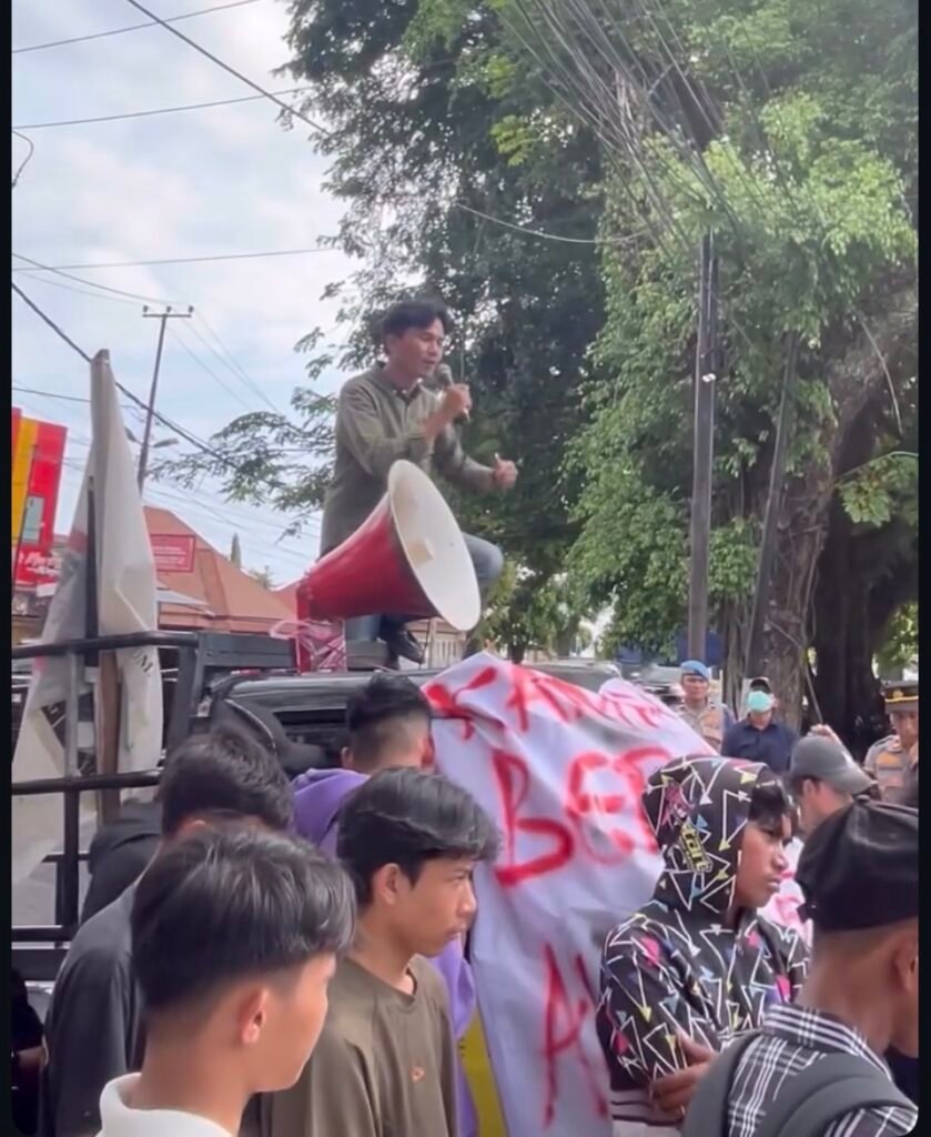 IPHONE Ilegal MENJAMUR DI PADANG: KE MANA UANG NEGARA YANG SEHARUSNYA MASUK?