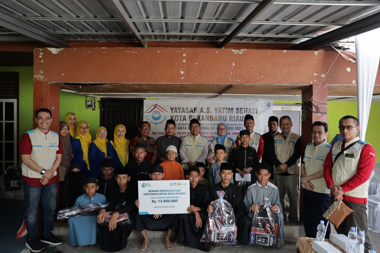 Tak Sekadar Menerangi, PLN UID Riau dan Kepri Kucurkan Rp531 Juta untuk Aksi Sosial di HLN ke-81